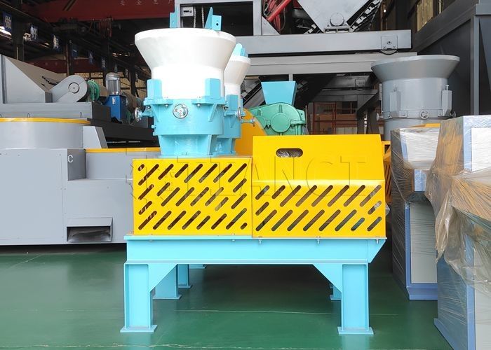 Biomass Poultry Feed Pellet Machine Cow Dung Wood Chicken Manure Pellet Flat Die Extrusion Granulator