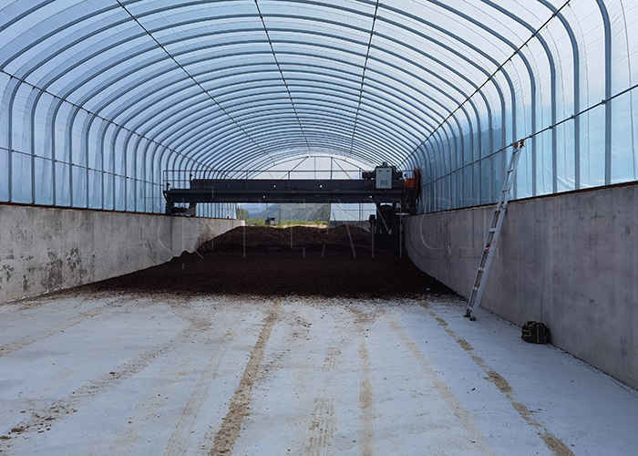 Cattle Manure / Chicken Manure / Poultry Manure Wheel Type Compost Turning Equipment